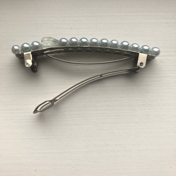 Vintage baby blue pearl bead hair clip / barrette - Picture 6 of 8